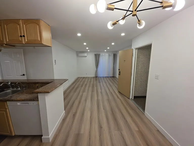 365 Burchett St #114 — Photo 3