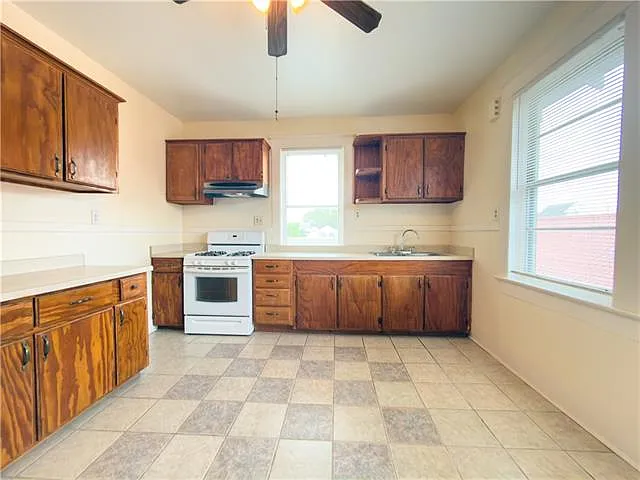 2 bed, 1.0 bath, 1093 sqft, $1,425 — Photo 3