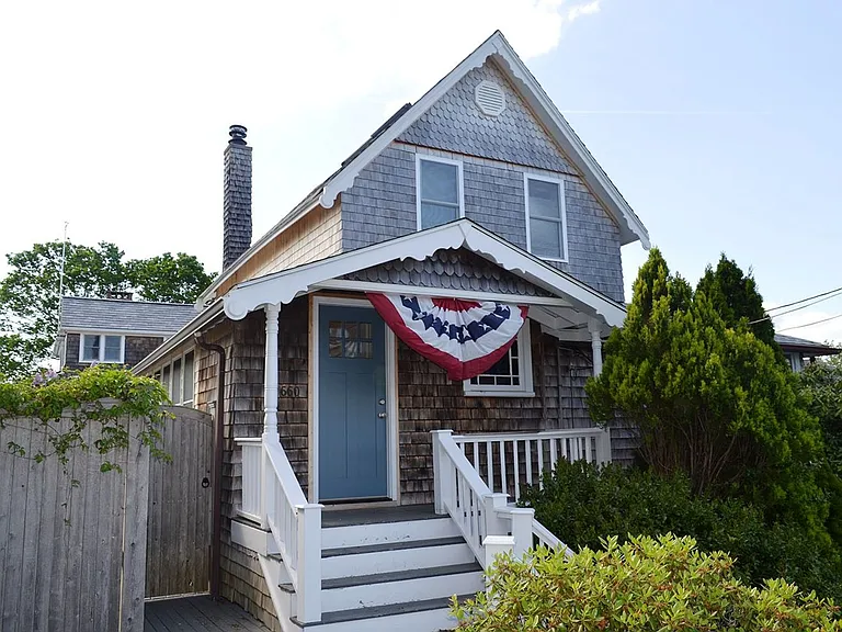 660 Washington St — Photo 2