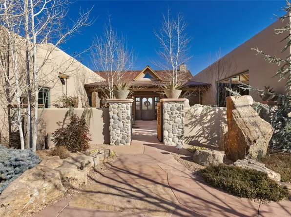 14 Hacienda Caballero, Santa Fe, NM 87506