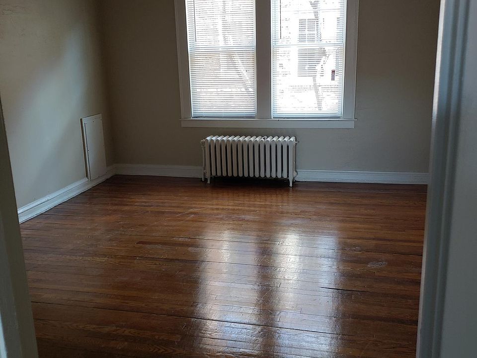 2nd image of 154 Collins St APT C1