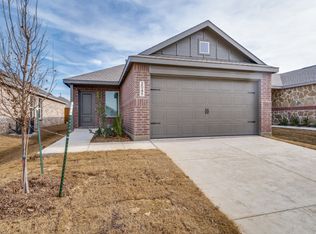 2045 Belgian Dr, Aubrey, TX 76227