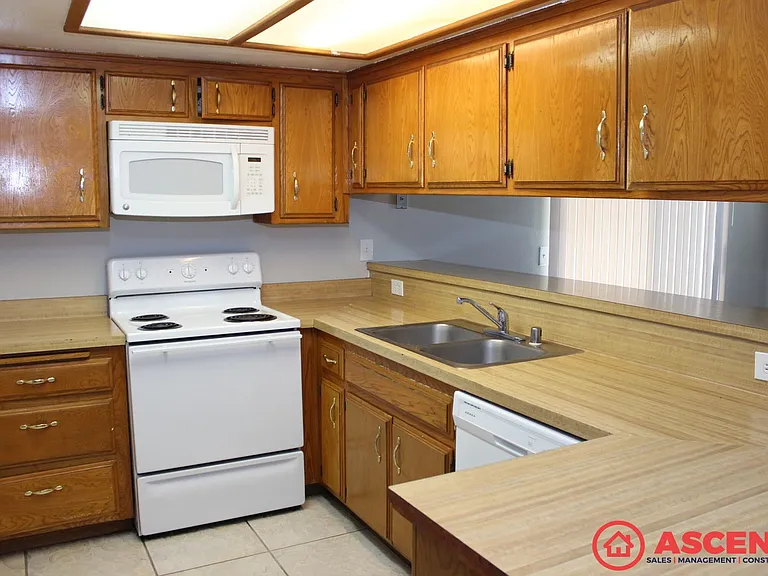 4609 Baybrook Way — Photo 6