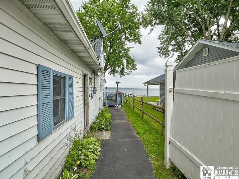 2372 Lakeside Dr — Photo 42