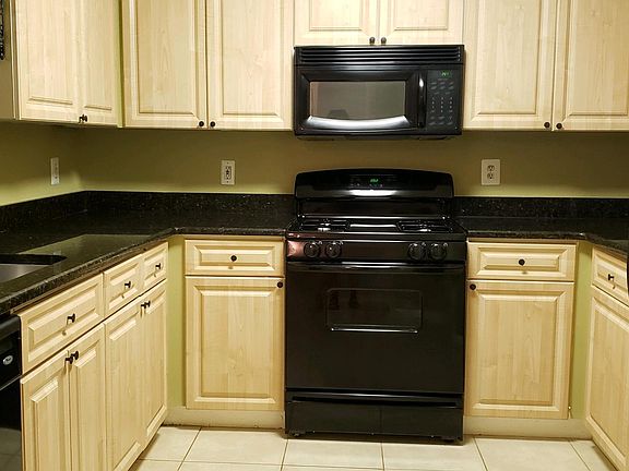 3rd image of 20605 Cornstalk Ter Unit 102