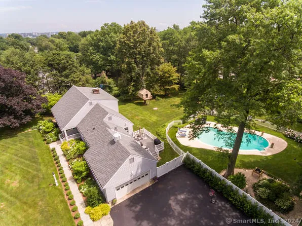 129 Knobloch Lane, Stamford, CT 06902