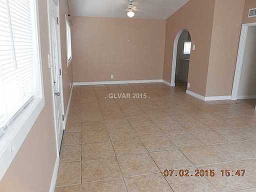 3rd image of 1716 Hassett Ave