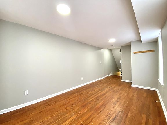 5th image of 1504 N Willington St #B