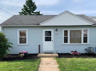 305 E Niagara St, Garnavillo, IA 52049