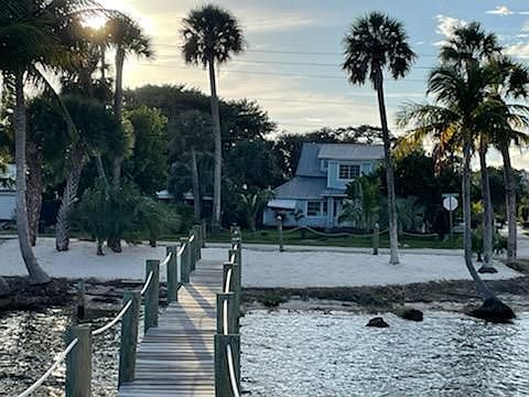 5th image of 4360 NE Indian River Dr