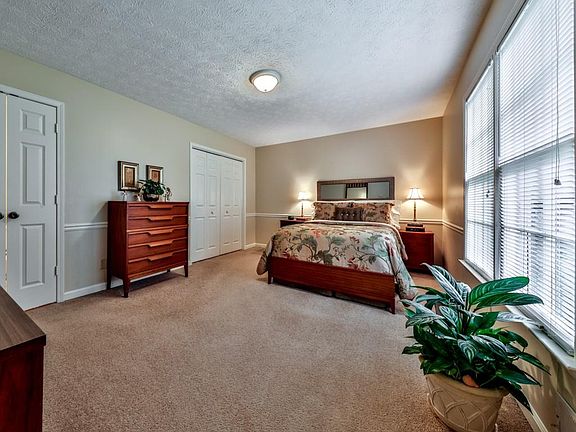 4th image of 232 Cedar Mill Ln