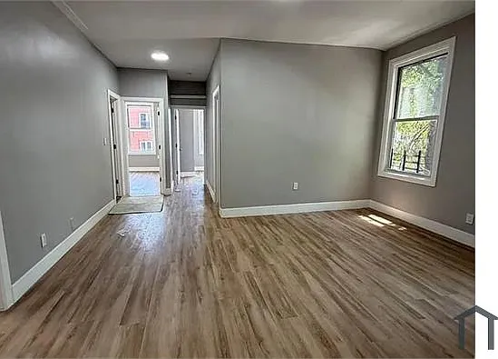 1151 Grant Ave — Photo 2