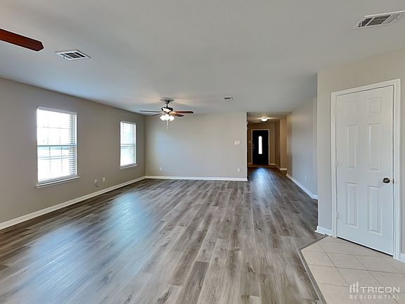 2nd image of 1367 Lay St