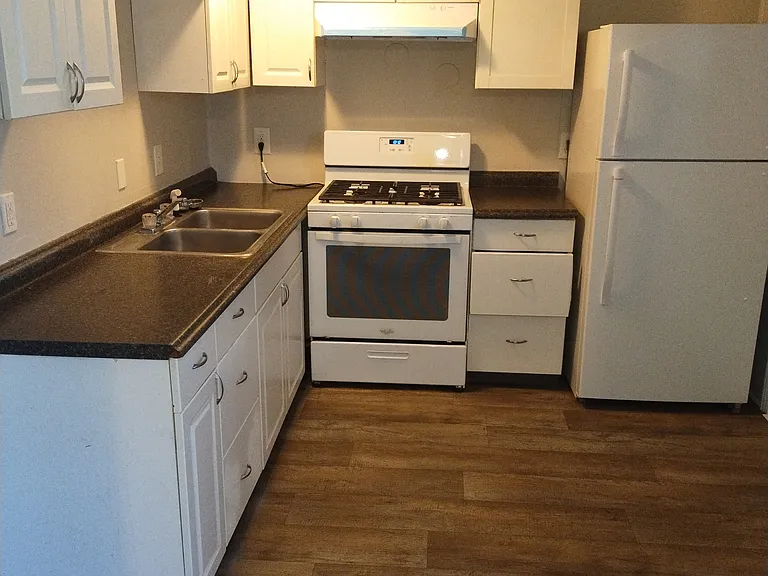 Chesapeake Pointe Townhouses — Photo 7