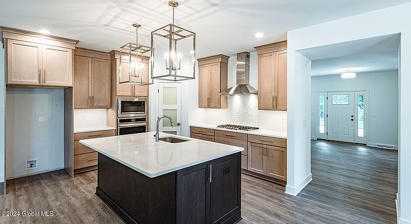 2nd image of 19 Farmington Court