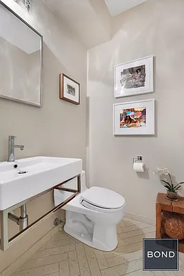 Sold by Bond New York | media 30