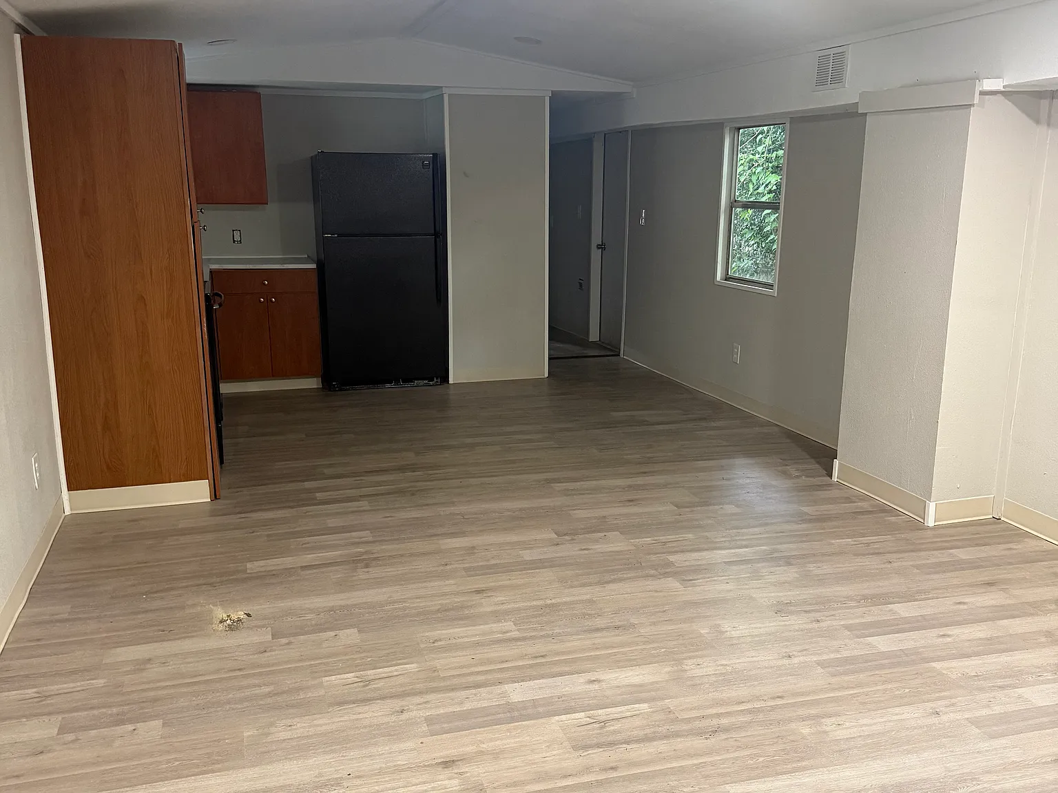3 bed, 924 sqft, $1,550 — Photo 4
