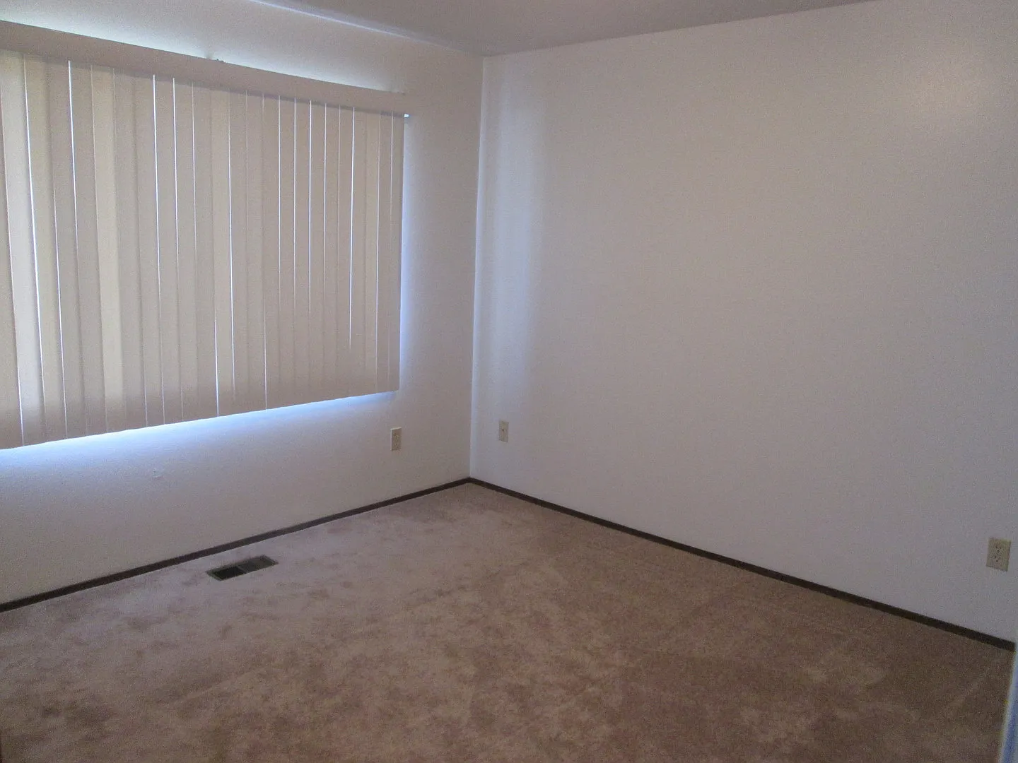 2425 SE 53rd Avenue ~ Great Duplex Unit — Photo 3