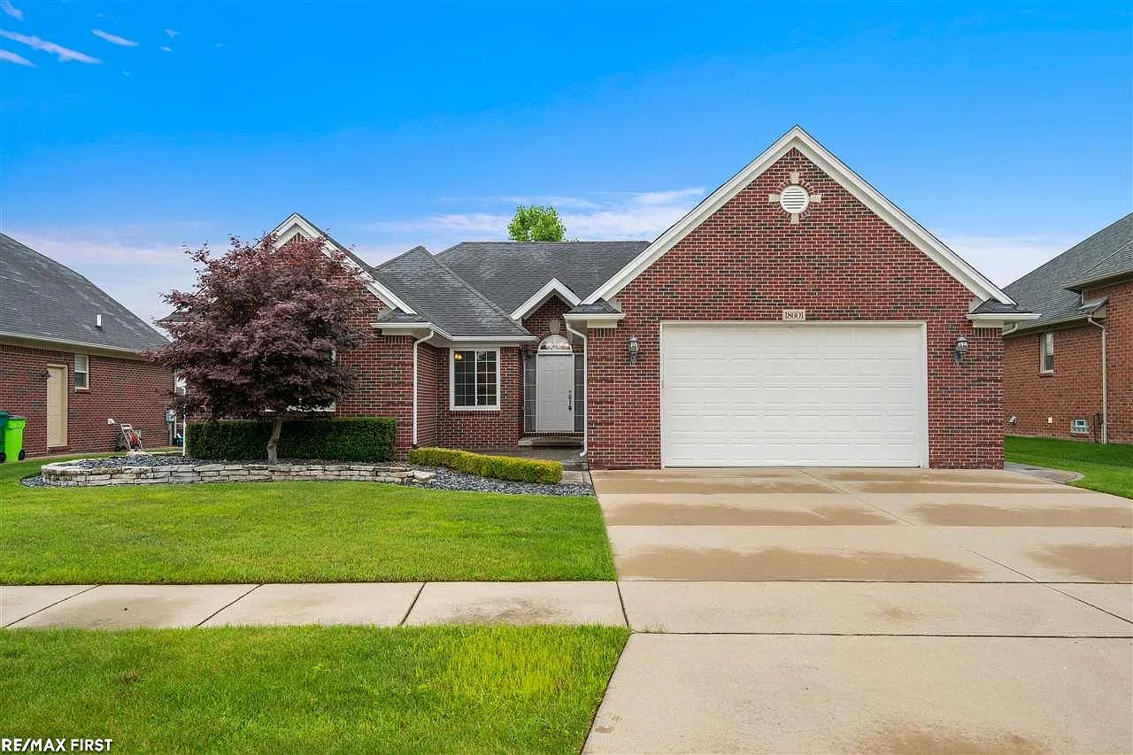 18601 Nova Dr photo 1