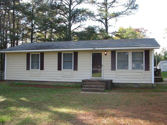 1st image of 2601 Tanbark Dr