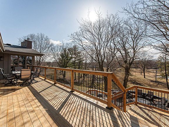 3rd image of 701 4th St SW