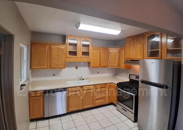 8910 Fairbanks Rd NE — Photo 10