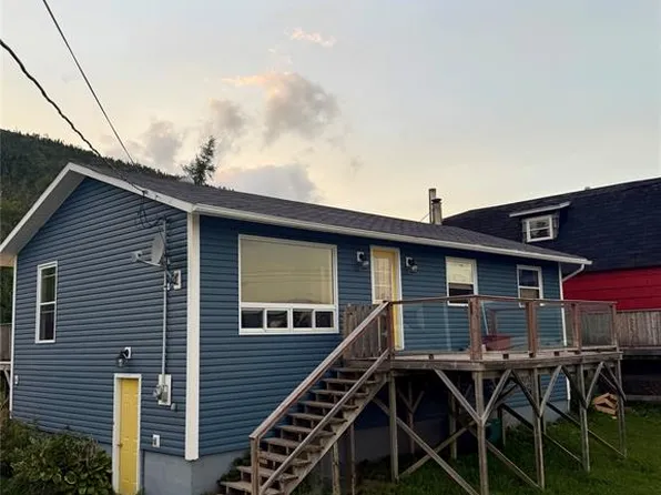 155 Main Road W, Woody Point, NL A0K1P0