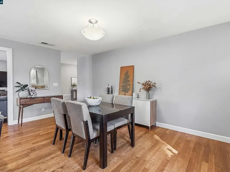 2045 McMillan Ct — Photo 6