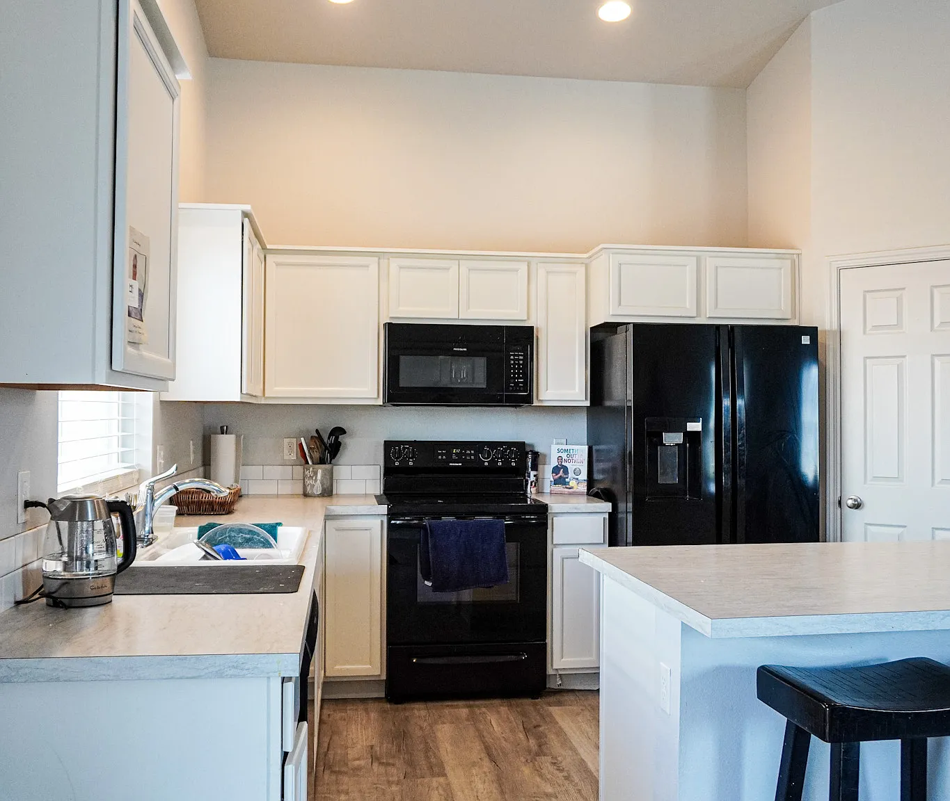 4 bed, 1860 sqft, $2,400 — Photo 3