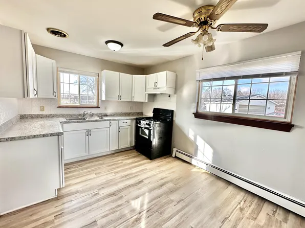 1886 Murphy Woods Rd, Beloit, WI 53511