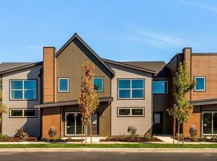 585 NW 28th Ct, Redmond, OR 97756