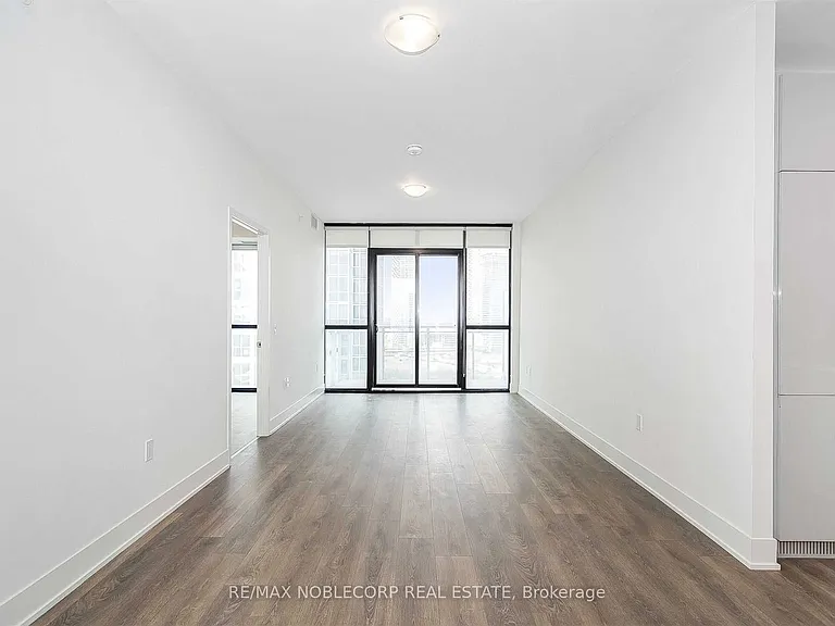 2908 Highway 7 Rd #1404 — Photo 2