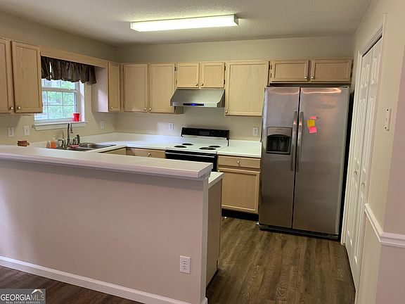 4th image of 224 Preston Cir