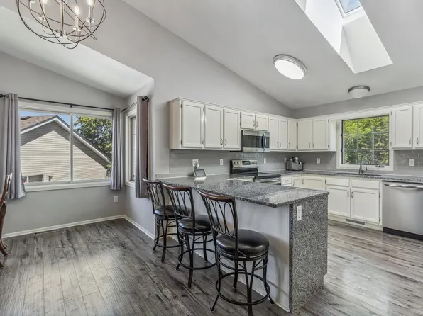 804 Wescott Sq, Eagan, MN 55123