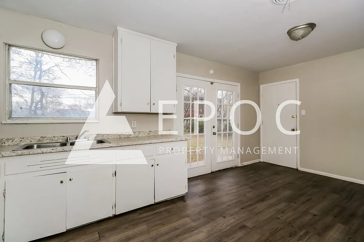 1412 Alta Mira Dr — Photo 2