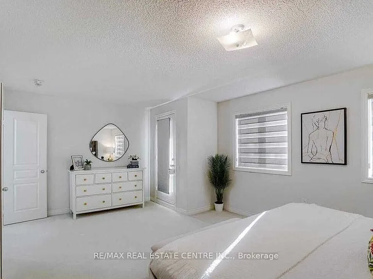 5 Blackberry Valley Cres #UPPER — Photo 17