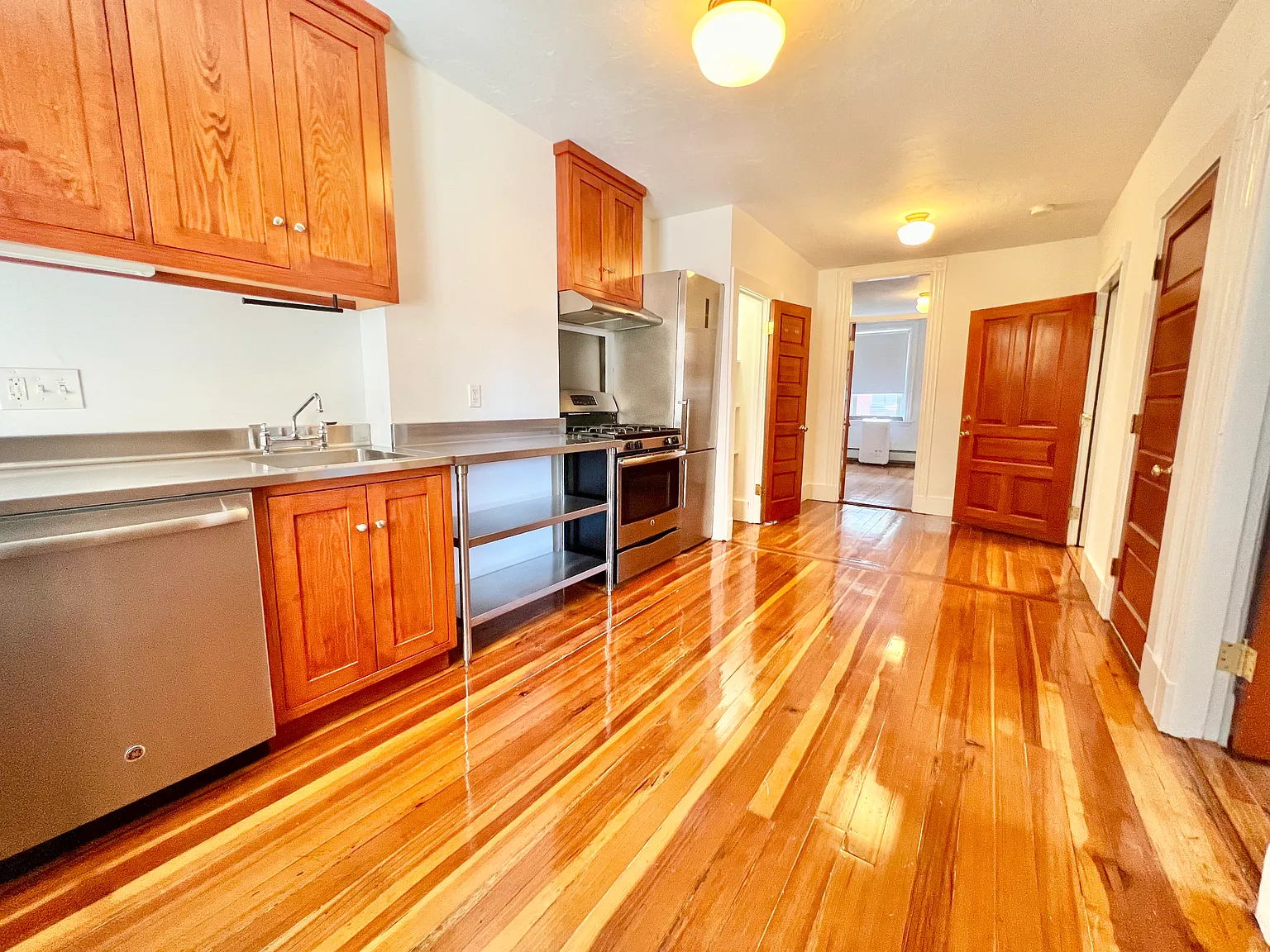 1 bed, 9999 sqft, $2,950 — Photo 4