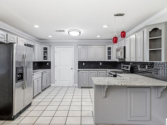 3rd image of 150 Dunaway Ln