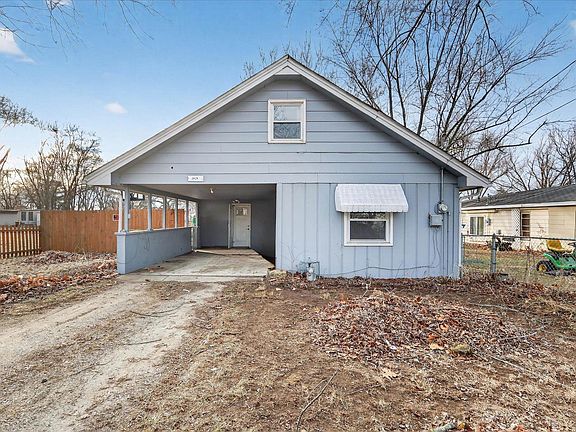 4th image of 2929 Sewell St