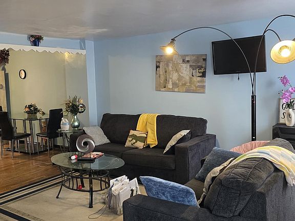 3rd image of 604 Anchor St