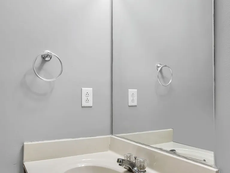 414 Arapaho Dr — Photo 16