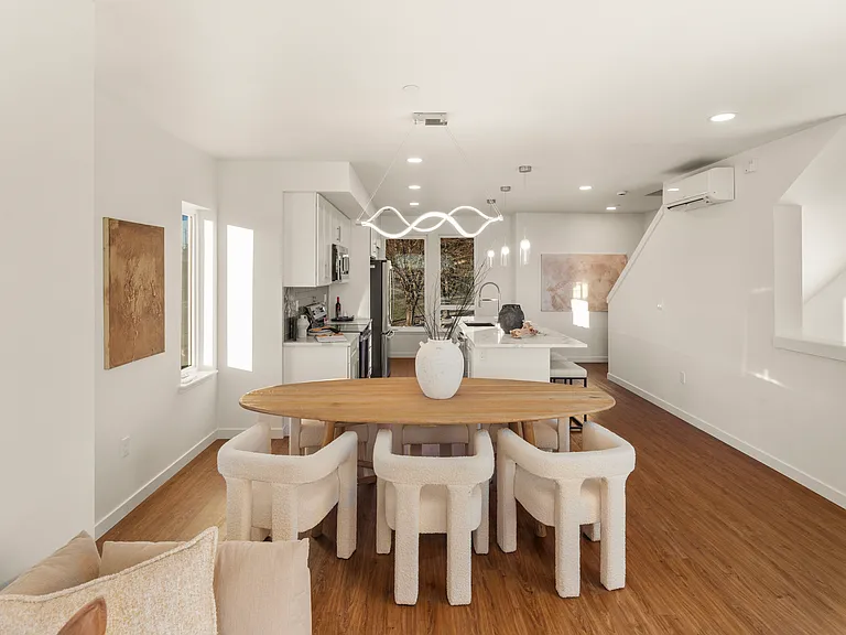2745 Clare Ave — Photo 6