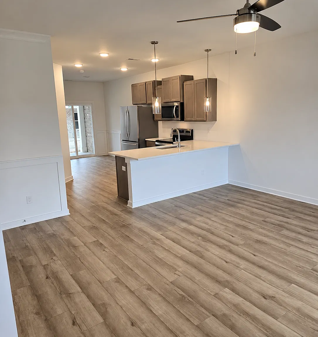3 bed, 1446 sqft, $1,795 — Photo 3