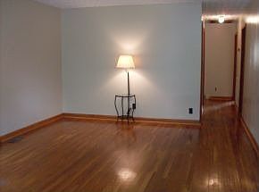 5th image of 509 Bryant Ave
