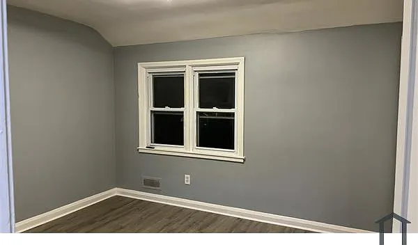 1045 Cameron Rd — Photo 35