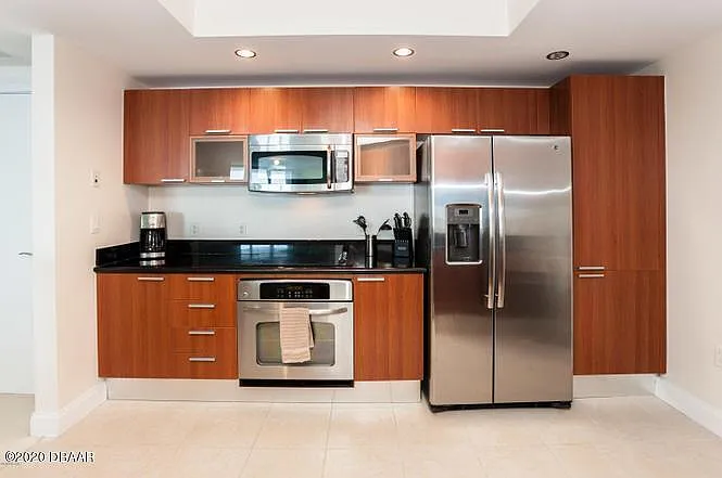241 Riverside Dr #2204 — Photo 7