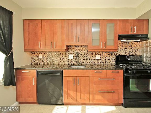 4th image of 2072 Mayflower Dr