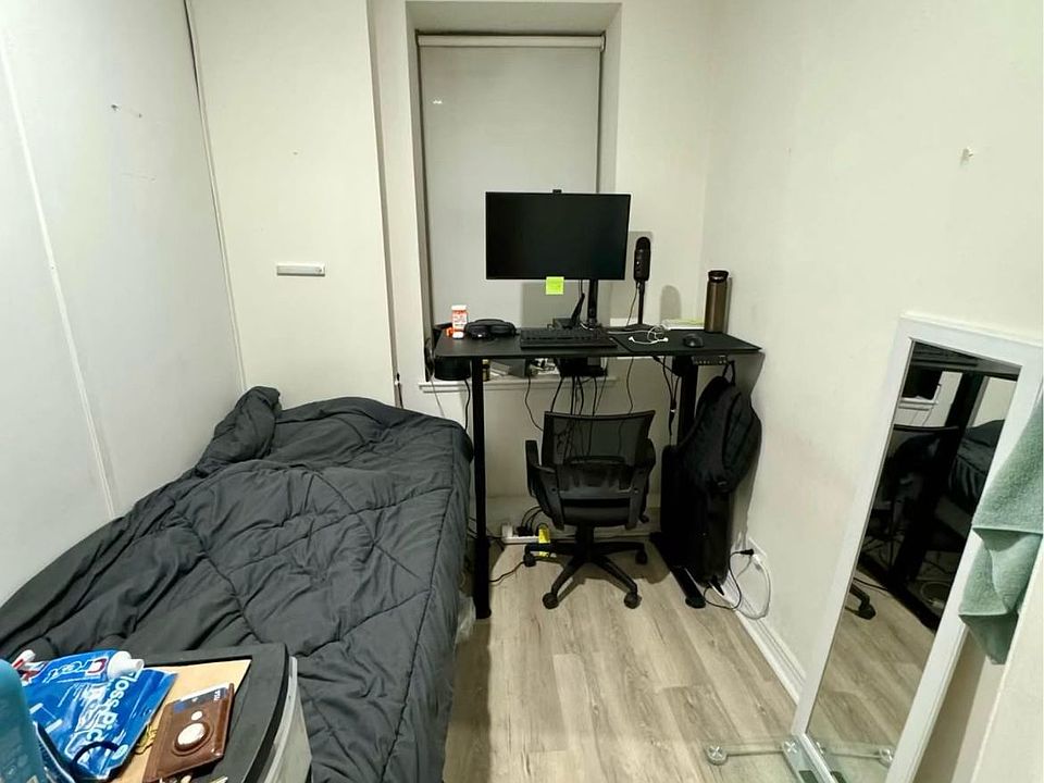 1st image of 50 W 34th St #7B061