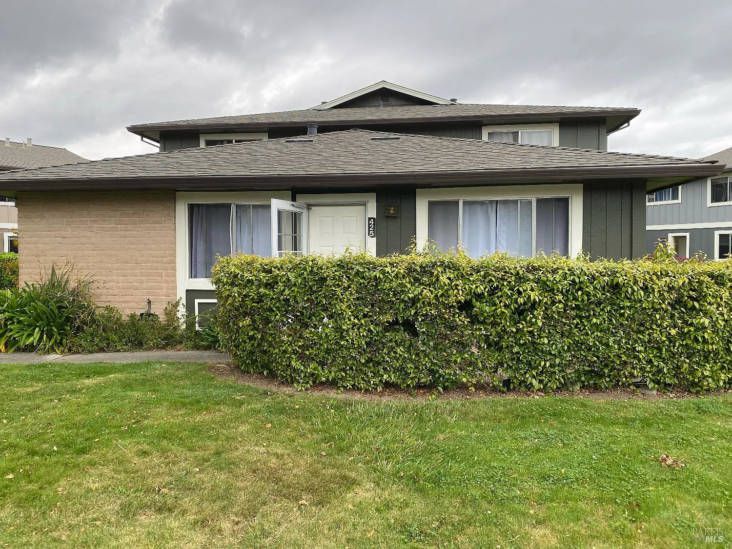 425 Bahia Way photo 1