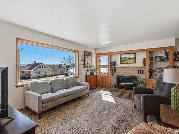 5th image of 337 Lake Dr
